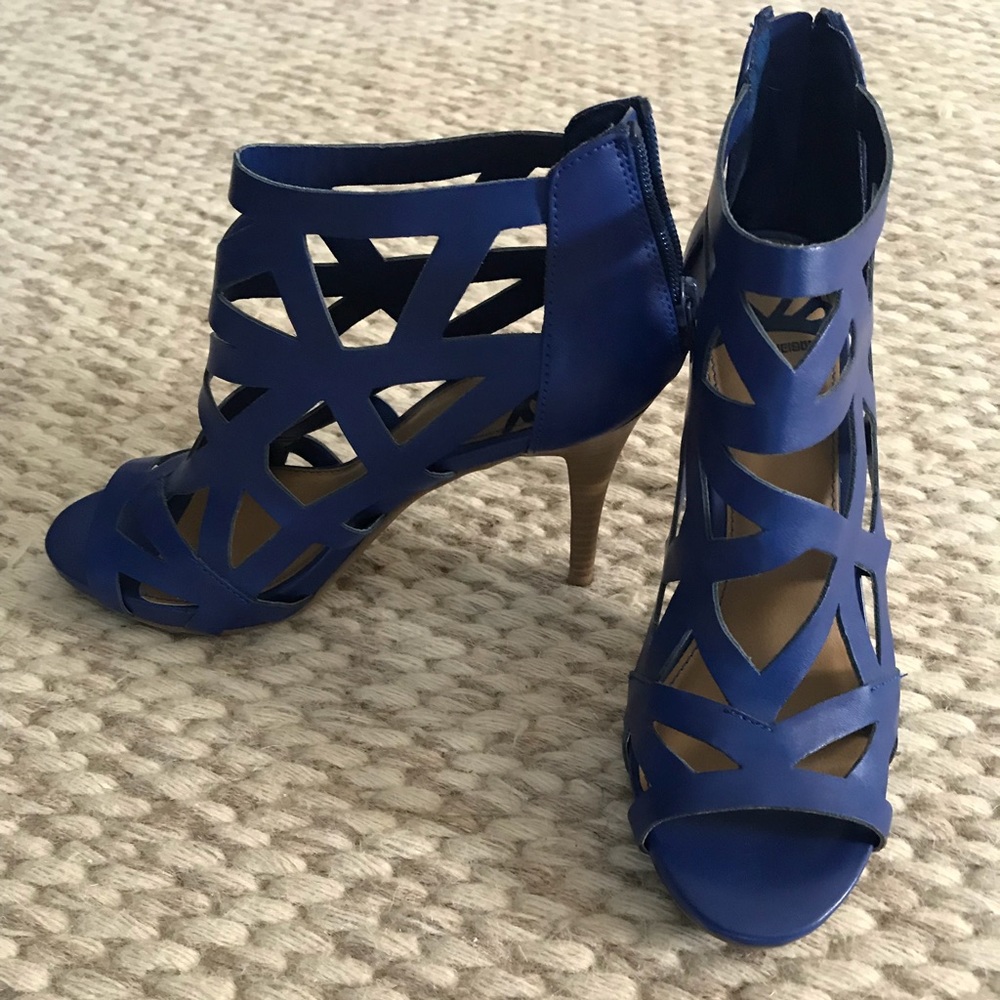 Fergalicous blue heels